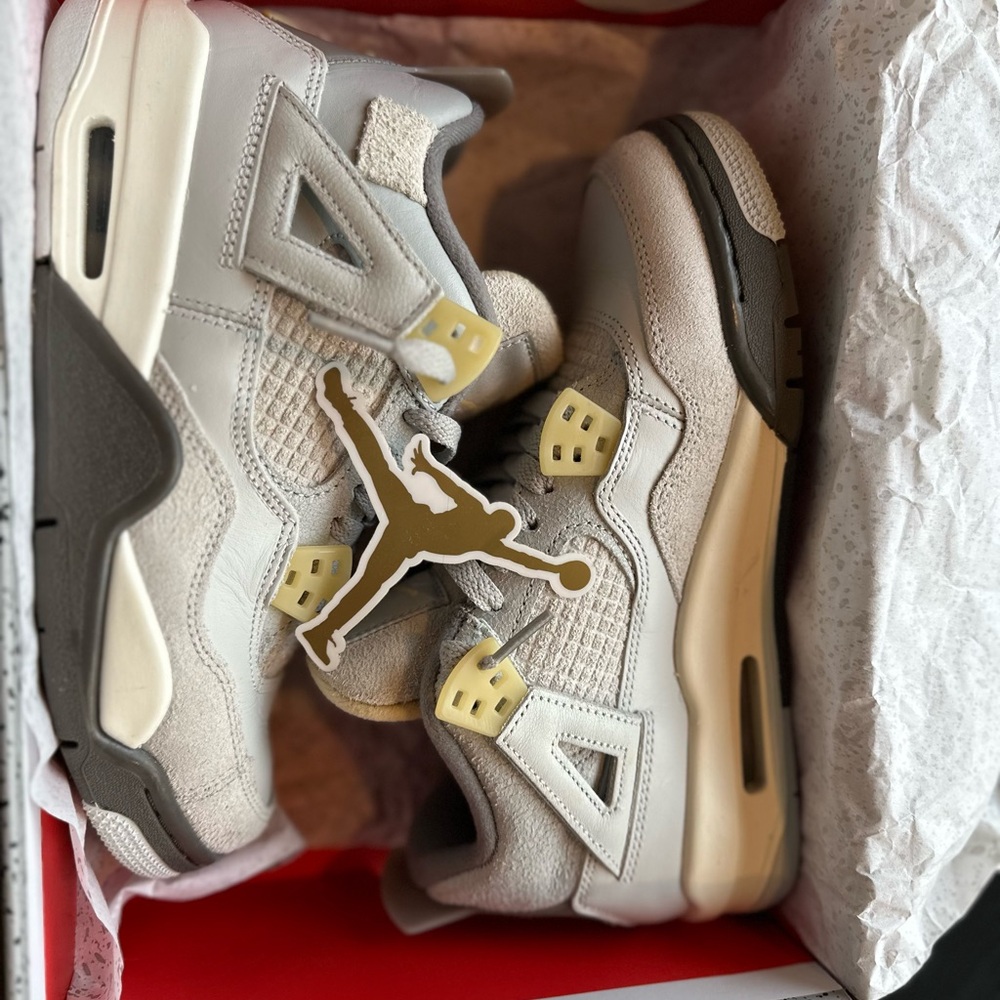 Air Jordan 4 Retro Craft Photon Dust Sz 5.5